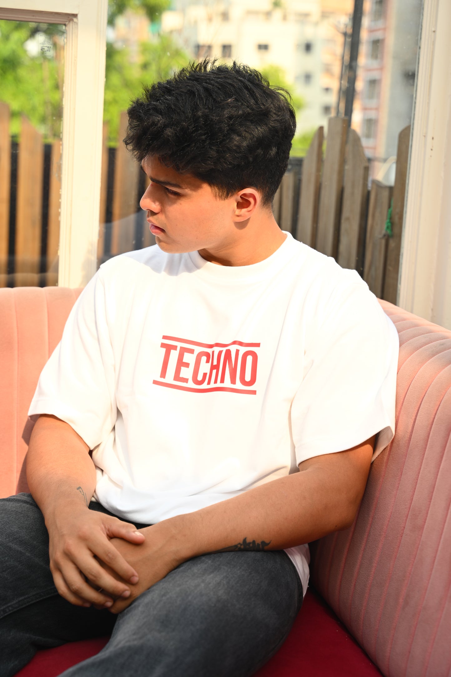 "Techno Volume Max T-Shirt – Music Mode On"